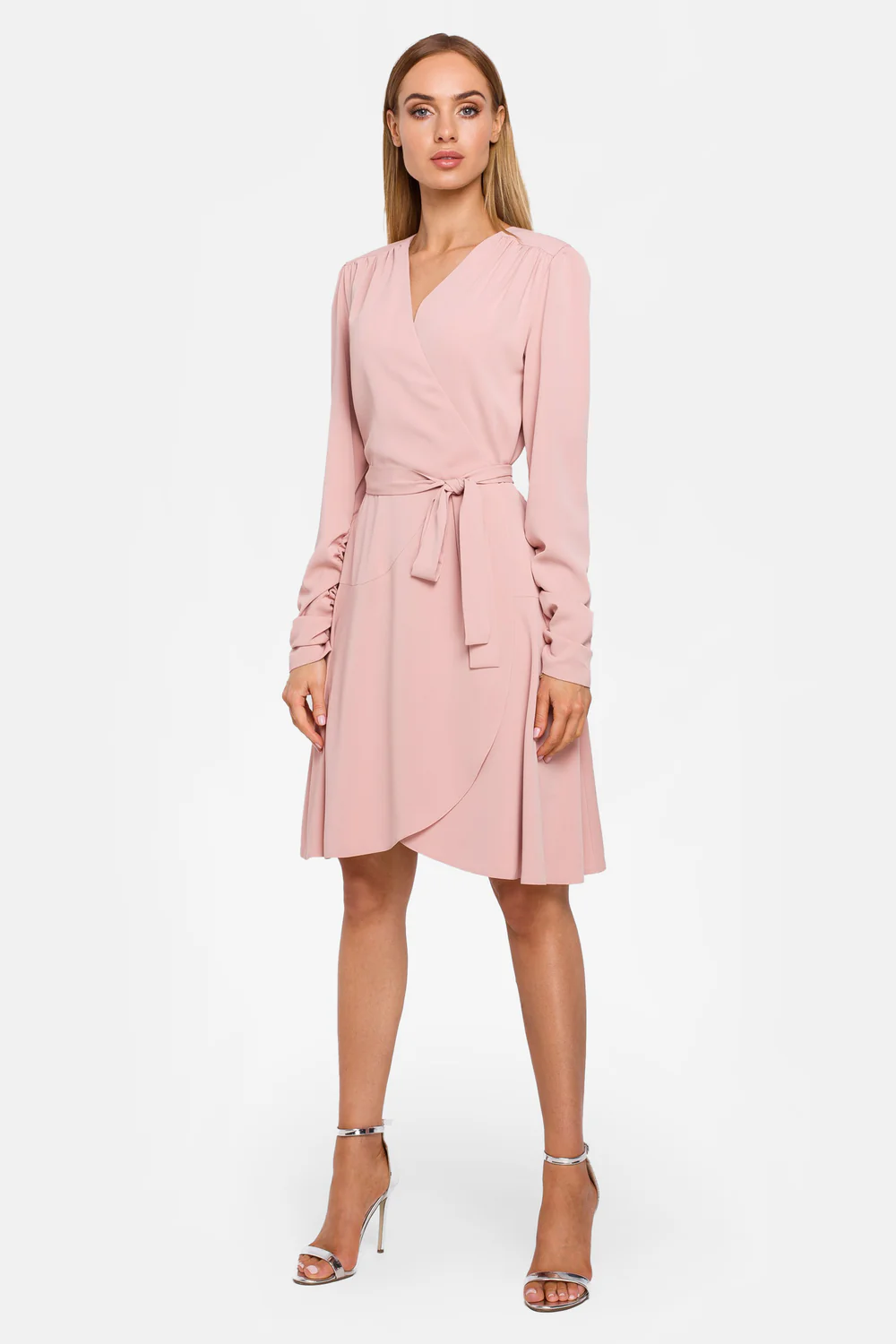 Dress tied at the waist